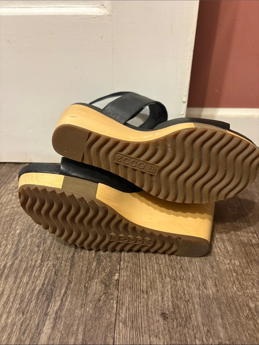 ECCO Naturals Black Leather Wooden Wedge Platforms size 37, 6.5